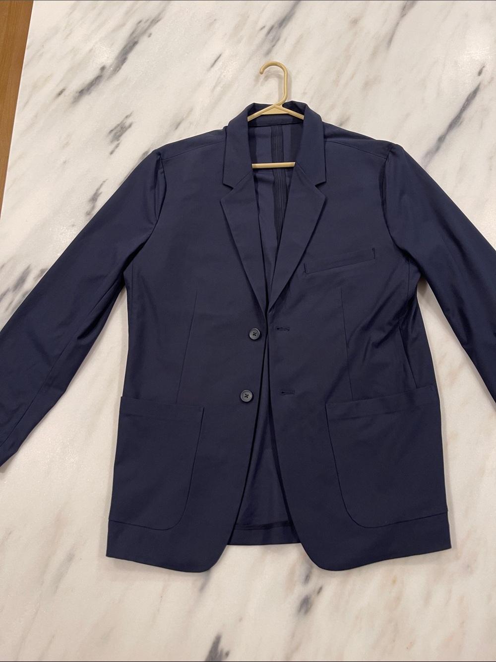 NWT Quince MEN’s Large performance Stretch Technical Navy Two-Button Blazer.